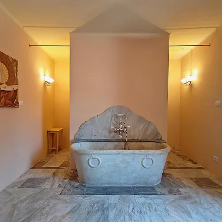 Pensión Club 4*